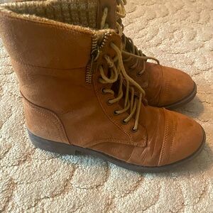 Women’s brown boots, size 7/8